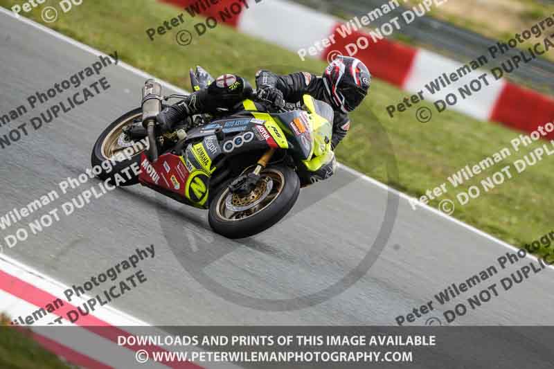 cadwell no limits trackday;cadwell park;cadwell park photographs;cadwell trackday photographs;enduro digital images;event digital images;eventdigitalimages;navarra;no limits trackdays;peter wileman photography;racing digital images;trackday digital images;trackday photos